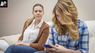 جدیدترین توصیه های بهداشتی و روانشناسی در مورد استفاده از رسانه های اجتماعی توسط نواجوانان / ۱۰ راهبرد مهم به والدین برای مراقب از نوجوان در فضای مجازی