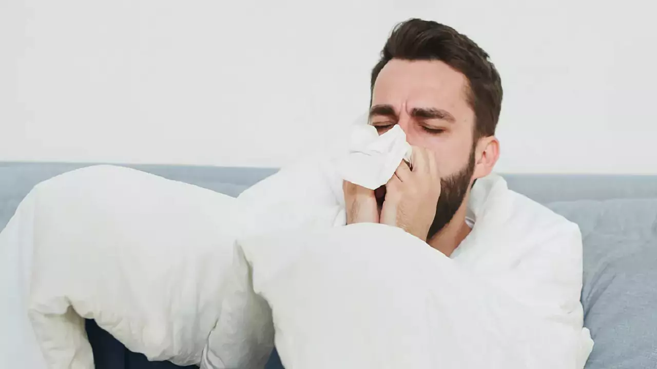 مصرف این خوراکی ها در زمان گلو درد داشتن ممنوع!