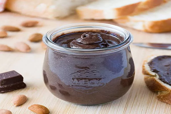 طرز تهیه کره بادام شکلاتی/ تجربه لذت بخش صبحانه خانگی