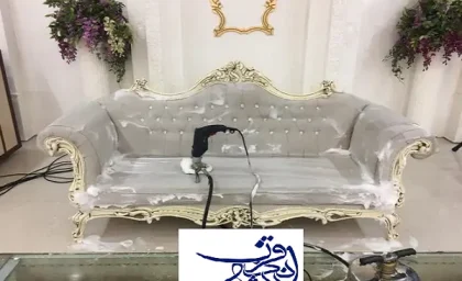 چگونه مبل رنگ روشن را تمیز کنیم؟