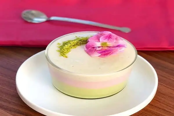برای افطار دسرهای خوشمزه و سنتی ایرانی درست کنید | آموزش چهار مدل فرنی مجلسی برای افطار