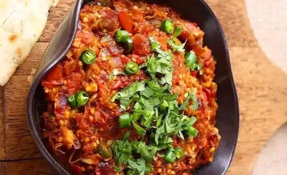 طرز تهیه پوره بادمجان هندی؛ یک غذای فوری و بسیار خوشمزه