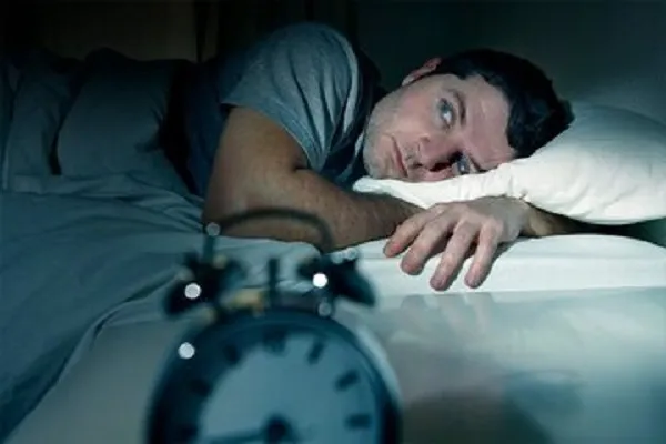 مردانی که ساعت های کمتری را به خواب می گذرانند دچار اختلال در کارهایشان میشوند!