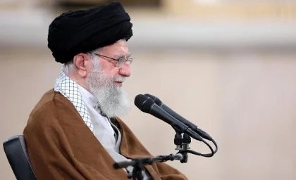 دیدار رهبر با فرهنگیان/ فرمان رهبر به دولت در مورد معیشت معلمان