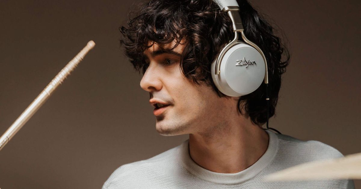 برند افسانه ای سنج Zildjian در هدفون فرو می رود