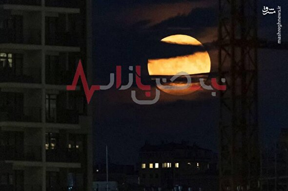 تصاویری زیبا از ابر ماه در تهران و شهرهای دیگر کشورها