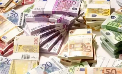 قیمت دلار و یورو امروز شنبه ۳ شهریور ۱۴۰۳ + جدول