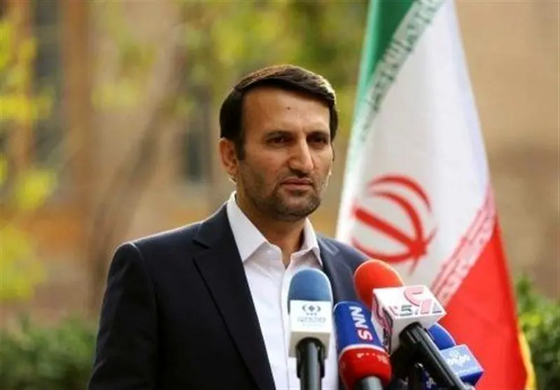معلمان بازنشسته در کلاس‌های درس می‌مانند/استقبال از اضافه‌کاری معلمان