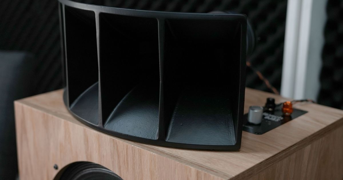 Klipsch برای بلندگوی kO-R1 به Ojas پیوست
