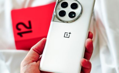 OnePlus 12 (یک گوشی هوشمند 9 از 10) تخفیف نادری دارد