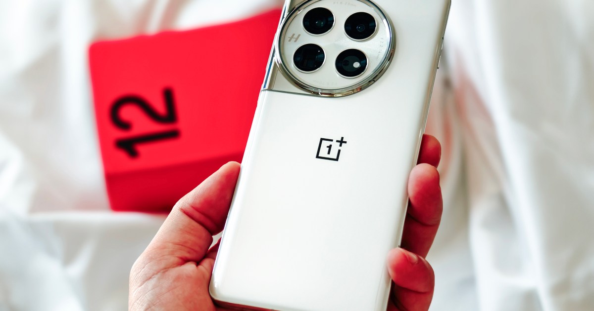OnePlus 12 (یک گوشی هوشمند 9 از 10) تخفیف نادری دارد