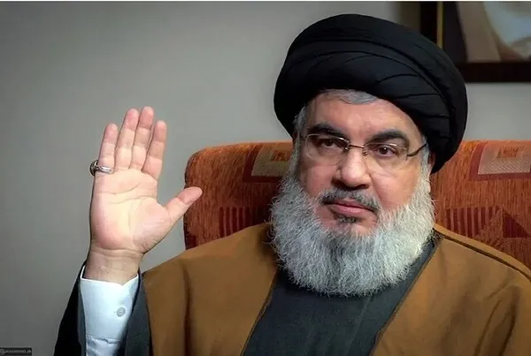 اهتزاز پرچم مشکی بر فراز گنبد حرم مطهر رضوی در پی شهادت سید حسن نصر الله | رصد روز