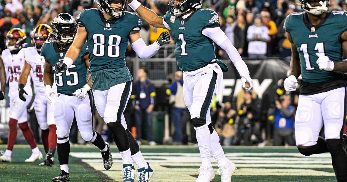 بازی Packers vs Eagles را در بازی ویژه جمعه شب کجا تماشا کنیم