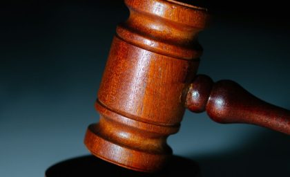 تجزیه و تحلیل آخرین نتیجه قانونی برای والدین یک تیرانداز