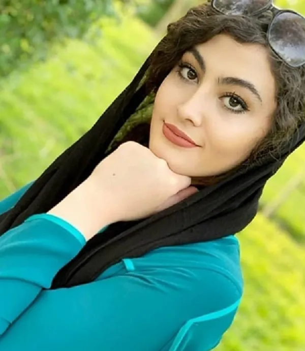 راه رفتن قیصری مریم مومن+ ویدیو | رصد روز