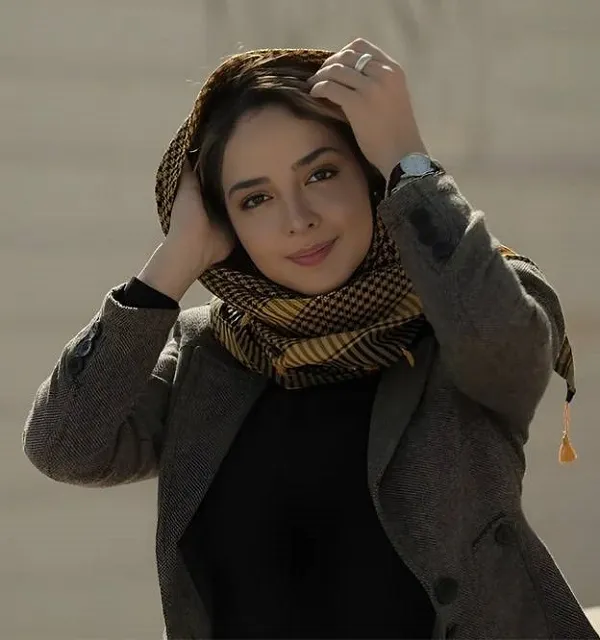 سلفی جدید المیرا دهقانی در ماشین+ عکس | رصد روز