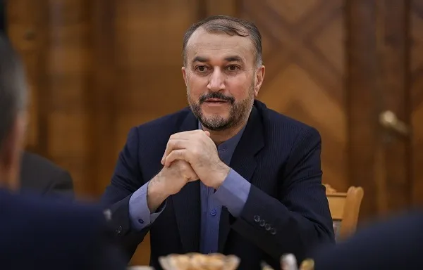 عکسی جدید از خانواده شهید امیرعبداللهیان در یک مراسم | رصد روز