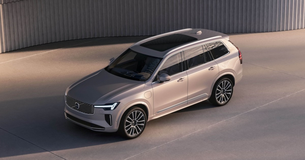 ولوو XC90 مدل 2025 دارای ظاهری تازه و فنی است