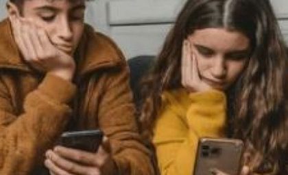 چگونه تلفن هوشمند شما بهترین زندگی را از شما می گیرد