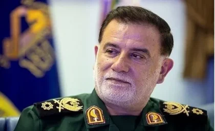 تصویری از پدر شهید نیلفروشان در مراسم تشییع پسرش | رصد روز