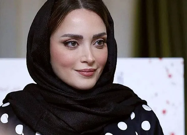 تصویری زیبا از بهنوش طباطبایی با نقاب+ عکس | رصد روز