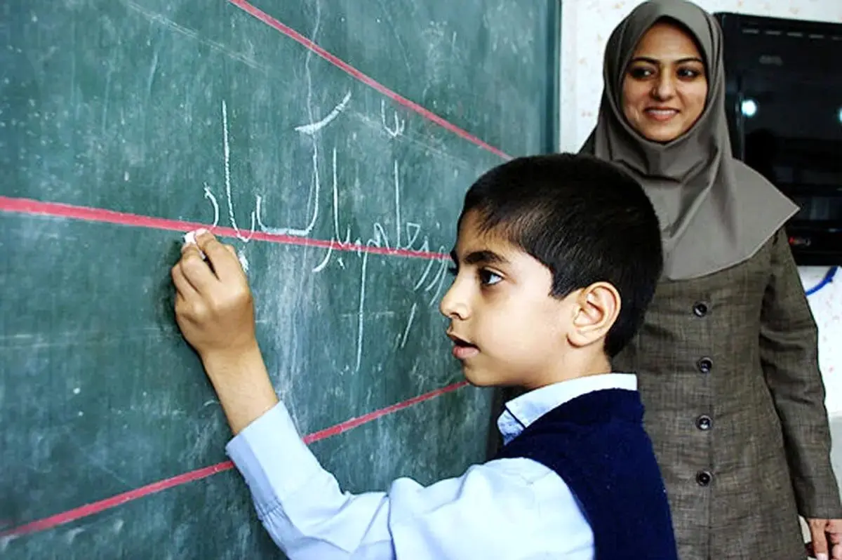 خبر مهم درباره معلمان بازنشسته در سال ۱۴۰۴