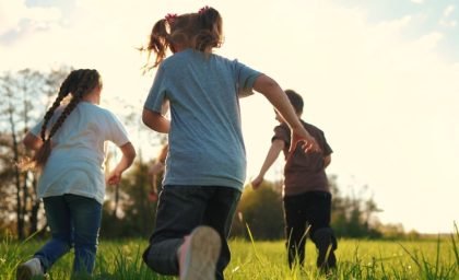 چرا بچه ها به زمان بازی بیشتر و فعالیت های ساختاریافته کمتری نیاز دارند؟