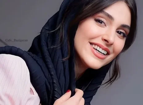 لاله مرزبان با استایل جذابش در ملا عمومی ظاهر شد + عکس