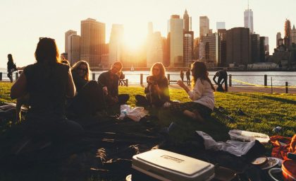 آیا باید دوستان خود را مخلوط کنید؟