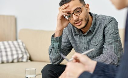 آیا بحث در مورد دوران کودکی شما در درمان مفید است؟