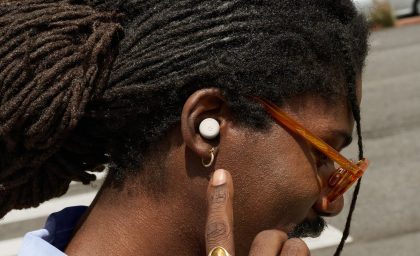درباره اینکه چگونه تیم‌های Google Pixel Buds Pro 2 را برای صدا حتی با تناسب راحت‌تر از نسل اول طراحی کردند، بیشتر بدانید.