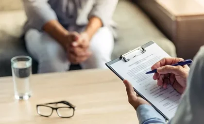 اسکیزوفرنی چیست |  شباهت بین اسکیزوفرنی و زوال عقل چیست؟