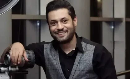 تصویری از روزبه معینی در کنار همسر و مادرش | رصد روز