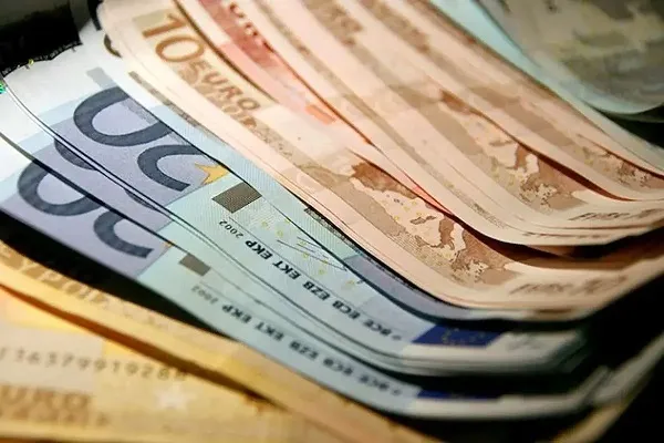 قیمت روز یورو/افزایش نرخ ارز یورو و طلا امروز 11 آذر نسبت به دیروز