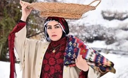 هدیه بازوند جذاب بازیگر خوش‌ چهره سریال نون خ عکسی از خودش رونمایی کرد