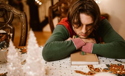 همه ما برای تعطیلات در خانه تنها هستیم