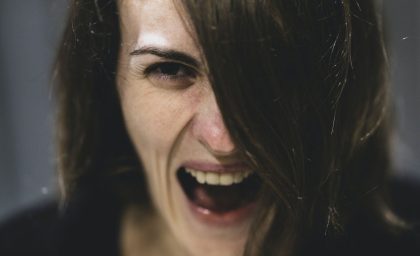 چگونه با کسی روبرو نشویم