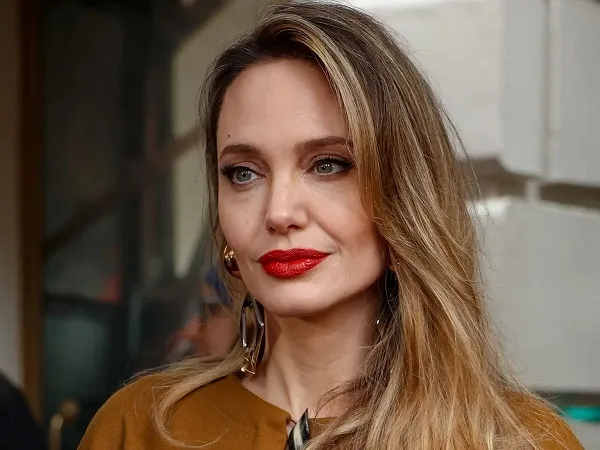 آنجلینا جولی با دخترکش در گلدن گلوب+ عکس | رصد روز