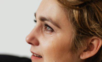 آنها گریه می کنند ، ما می خندیم | روانشناسی امروز
