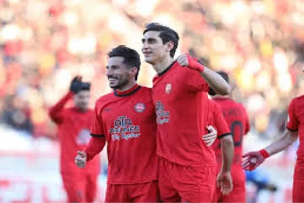 سرخ پوش تبریزی، استقلالی شد