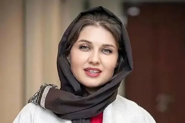 تنها عکس از گلوریا هاردی در کنار پدرش | رصد روز