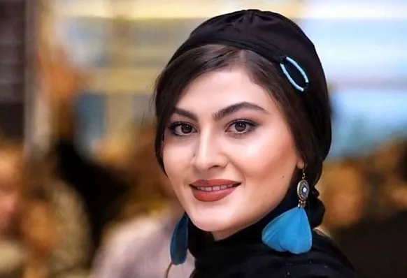 مریم مومن از لنزهای سبز یخی اش رونمایی کرد + عکس و بیوگرافی مریم مومن