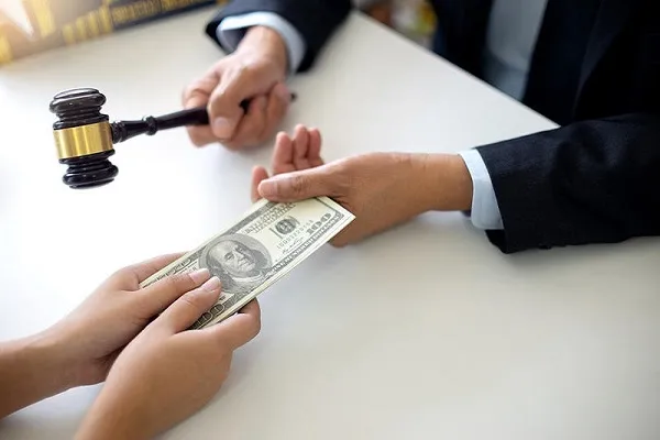 نفقه چیست و به چه کسانی تعلق می گیرد؟|آیا نفقه به زنان شاغل و مستقل هم تعلق می گیرد؟
