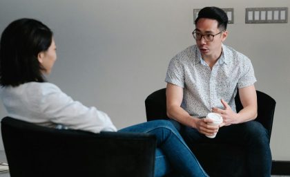 چگونه باید با یکدیگر صحبت کنیم؟