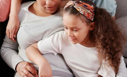 چگونه پس از یک جرم نفرت با فرزند خود صحبت کنیم