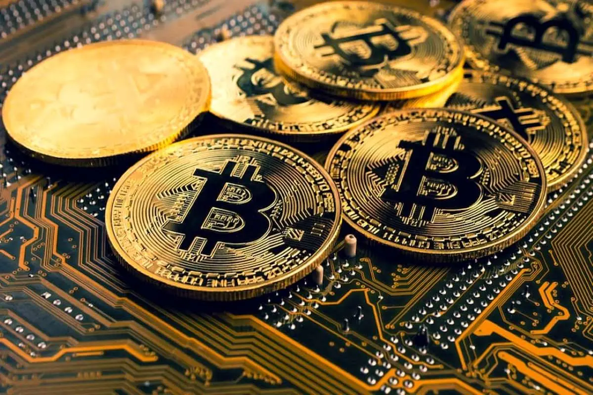 بیت کوین چیست | جلو زدن طلا از بیت کوین
