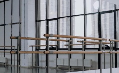 چگونه می توانیم در کلاس Barre فراتر از بدن زیبا حرکت کنیم؟