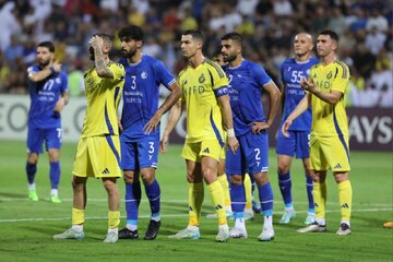 استقلال و النصر با پیراهن های جدید به مصاف هم می روند