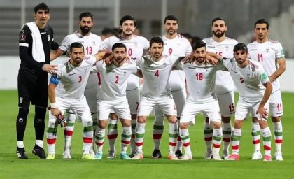 تیم ملی بازیکنان را به کادر فنی معرفی کرده است و آغاز به تمرین کرده اند