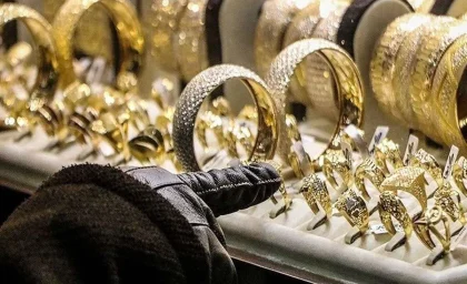 کاهش قیمت نفت و افزایش قیمت طلا در بازار اقتصادی